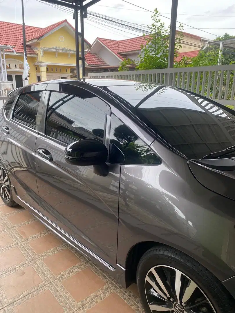 Dijual honda jazz RS CVT AT 2018