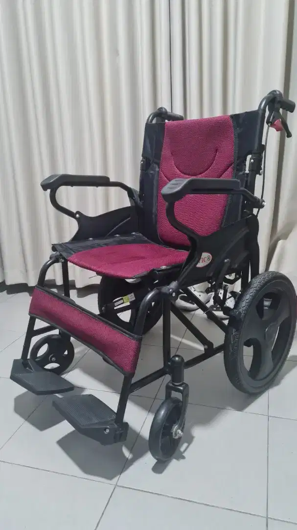 Dijual kursi roda travelling mulus banget