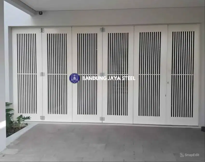 Pintu garasi berkualitas / pintu henderson, spesialis pasang service