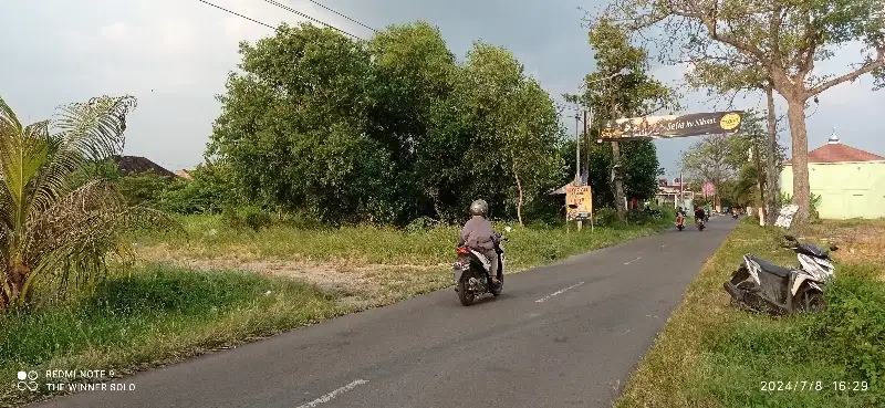 TANAH NGEMPELAK SAWAHAN DEKAT KOTA SOLO