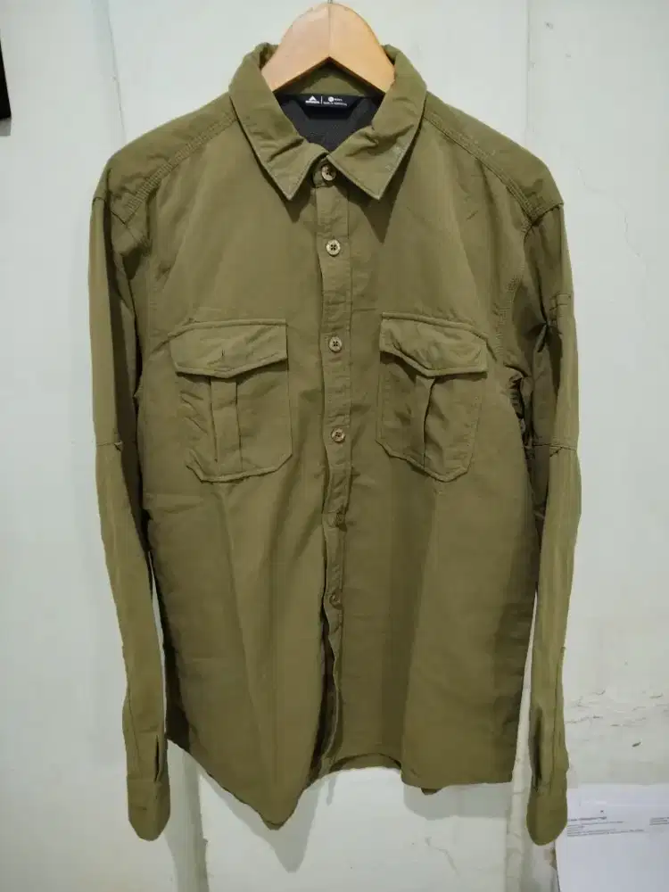 Kemeja eiger like new