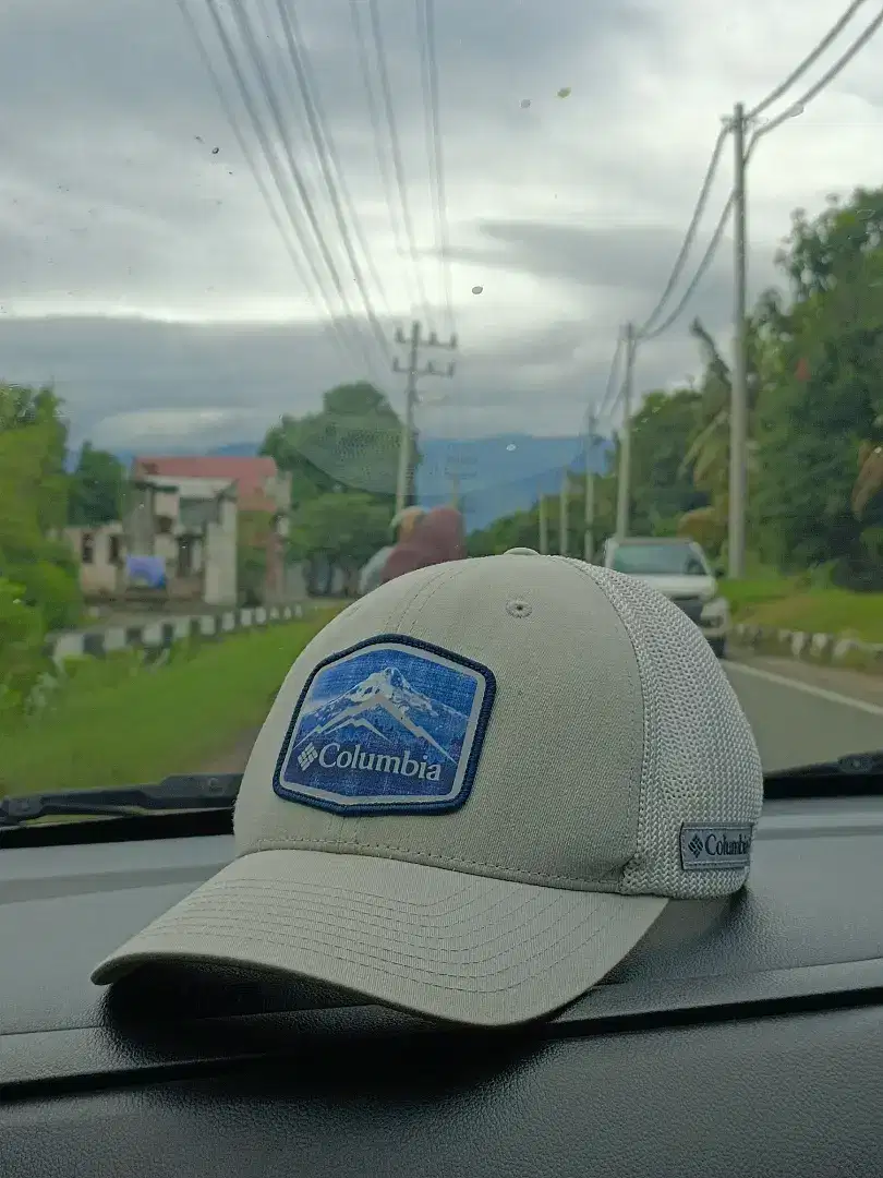 TOPI COLUMBIA TRUCKER