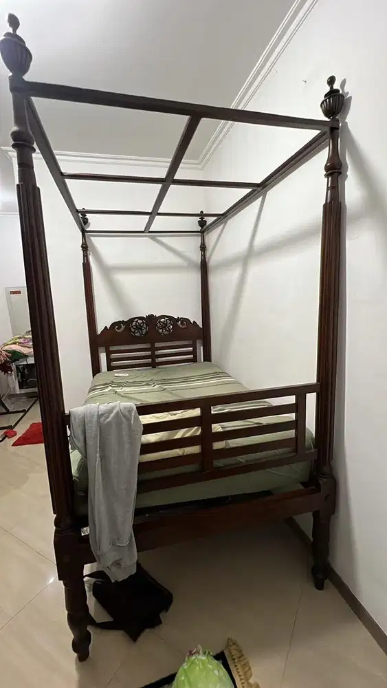 RANJANG KAYU JATI TIDUR