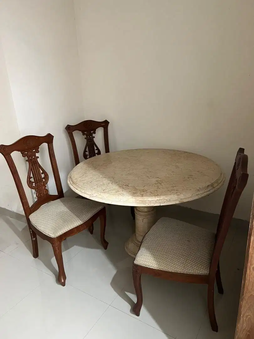 Meja makan marmer set