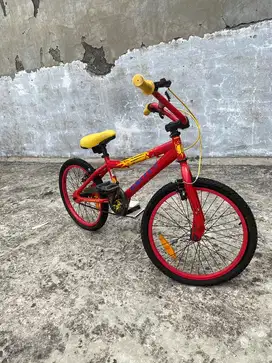 Sepeda United BMX Dbeast Merah