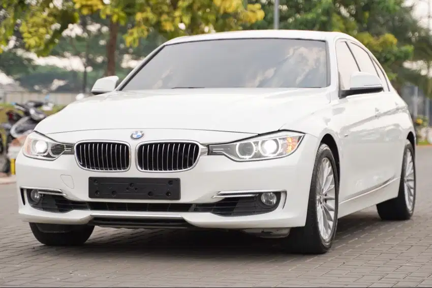 Murah! BMW 320i Luxury 2015 F30 Mercy C200 Audi