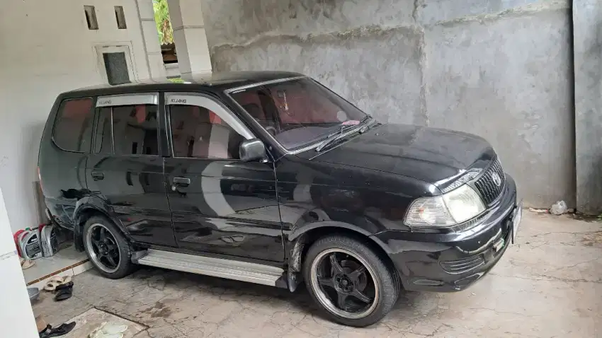 DIJUAL TOYOTA KIJANG SSX KAPSUL TH 2003