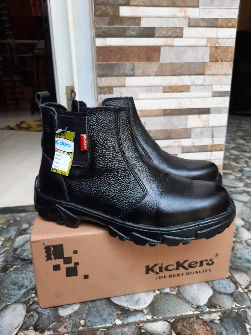 Sepatu kulit asli safety ujung besi slip on