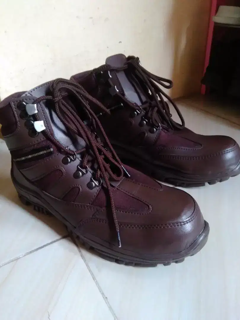 Sepatu pria (stok terbatas)