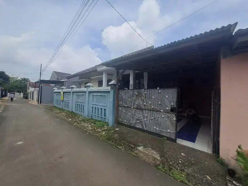 DI SEWAKAN RUMAH JL Purnawarman pisangan ciputat tagerang selatan.