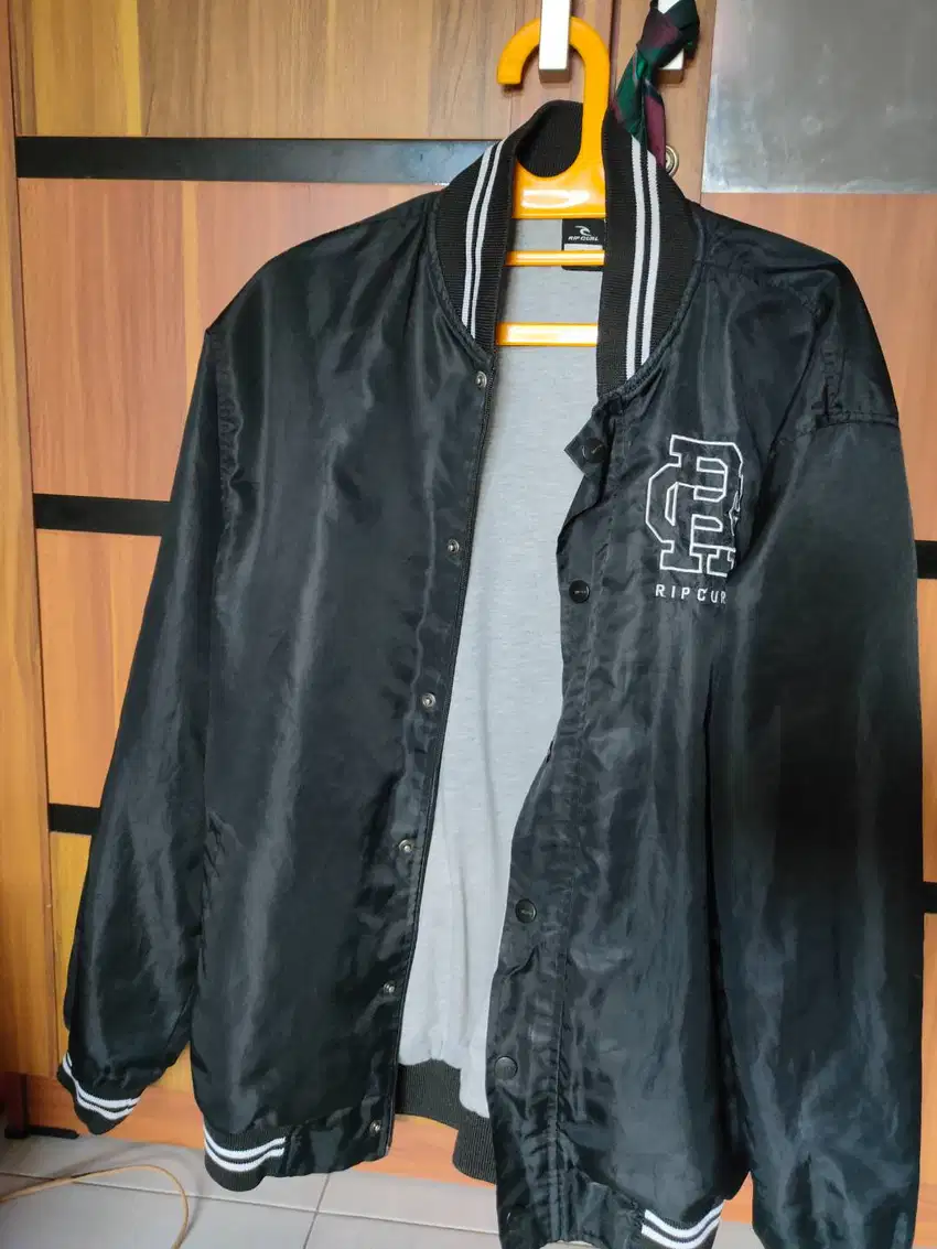 Jaket Ripcurl Baseball Varsity