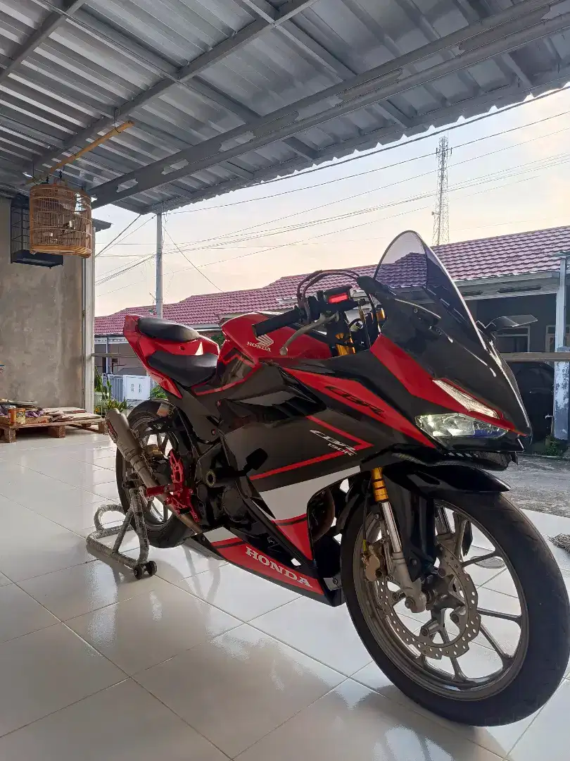 jual CBR 150r k45r tahun 2021 pemakaian pribadi aman