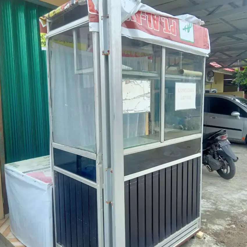 Dijual etalase untuk usaha