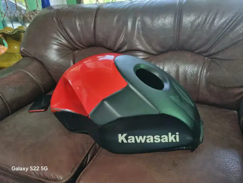 Cover / kondom Tangki Ninja 250 FI model Ducati