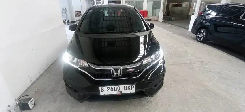 Honda jazz RS 1.5 AT 2018 Hitam Gress Garansi mesin dan transmisi