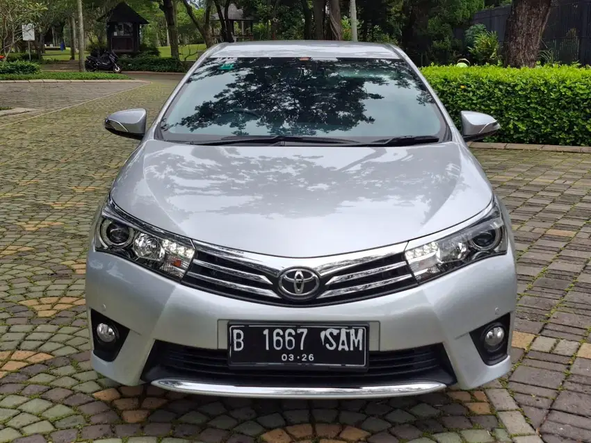 TOYOTA COROLLA ALTIS AT 2015 SILVER