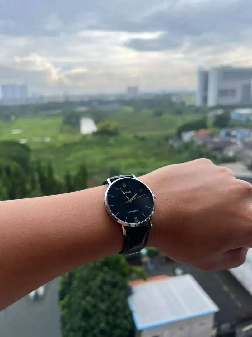Dress Watch CASIO MTP VT01 tampilan elegan (mulus LIKE NEW)