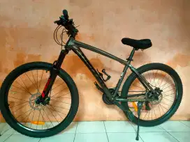 Sepeda gunung MTB AL27,5-24SP U ELBRUZ(22)  GY-BKSLV HITAM