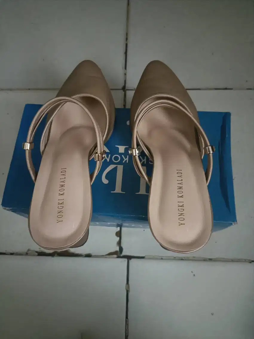 jual aja sepatu wanita merk Yongki size 40(upsize dr 39)
