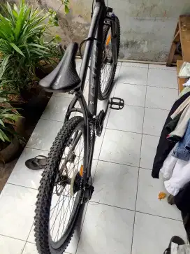 Di jual cepat sepeda gunung body masih mulus bagus