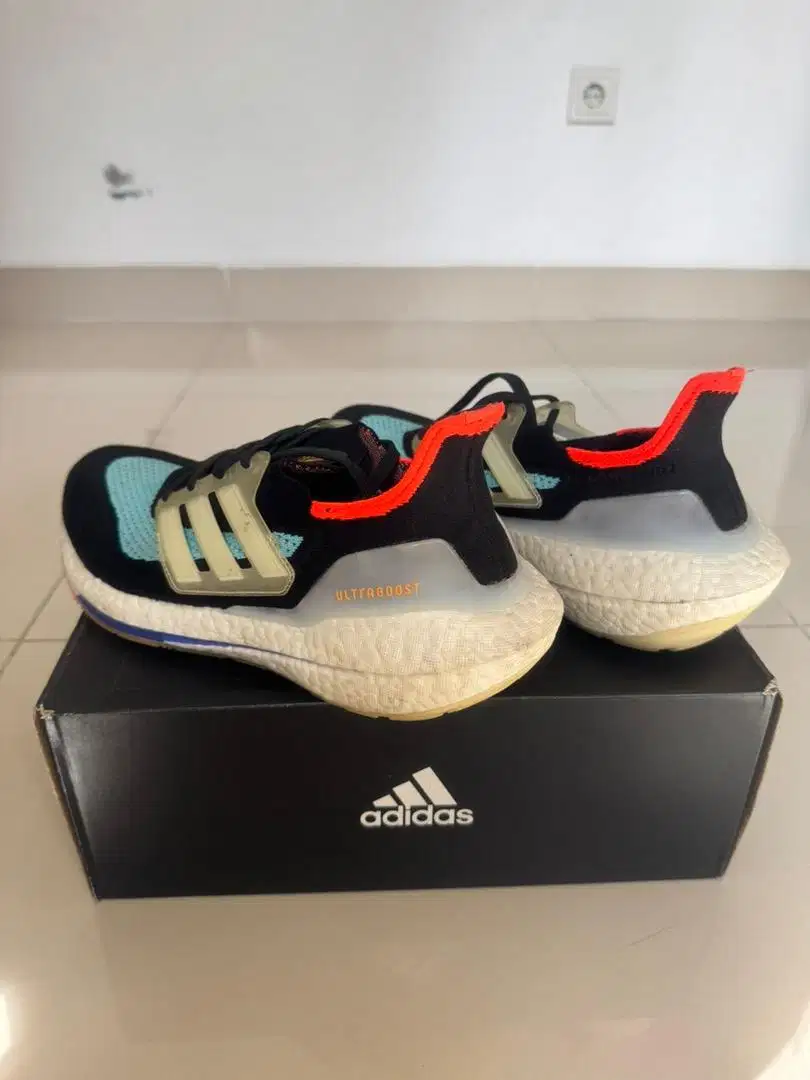 ADIDAS ULTRABOOST 21 Running