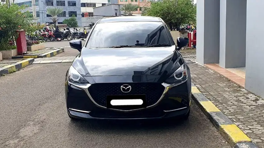 km19rb mazda 2 gt sedan skyactive 2022 hitam pajak panjang tgn 1