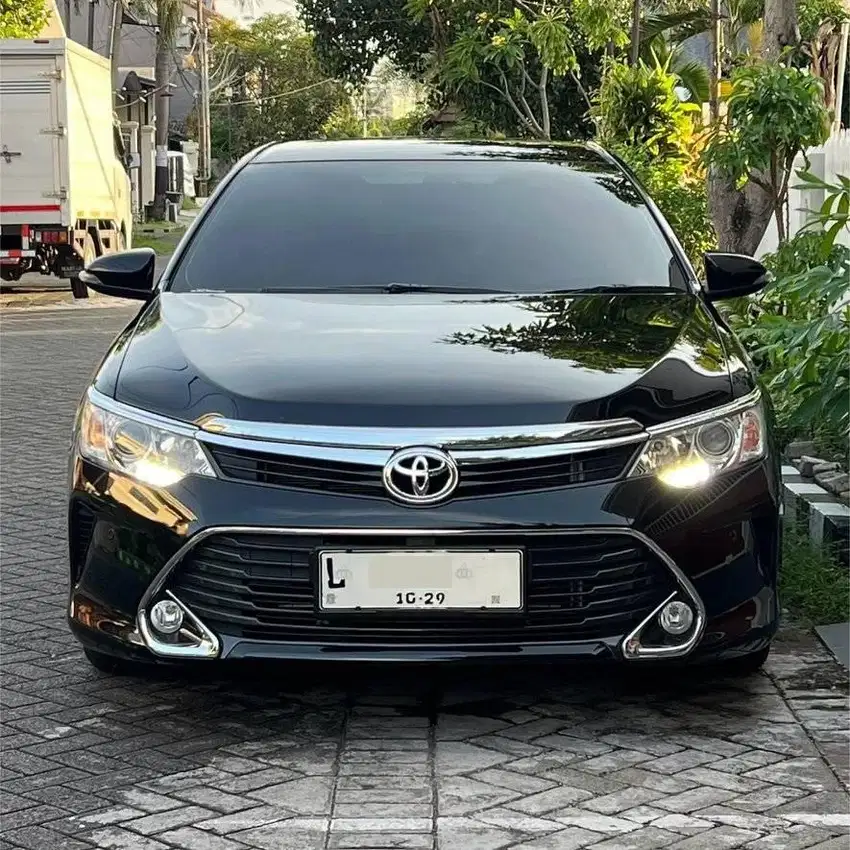 Toyota Camry V Matic 2016 istimewa low km