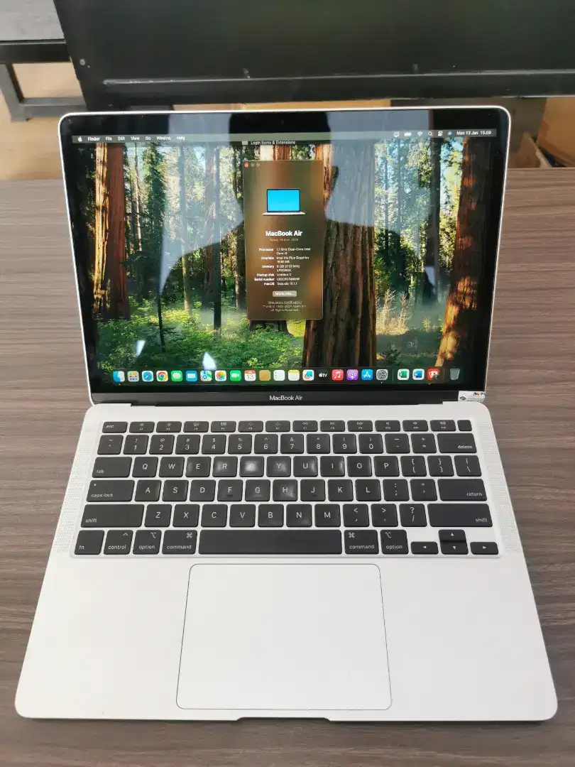 Macbook Air 2020 Intel Core i3 8/256