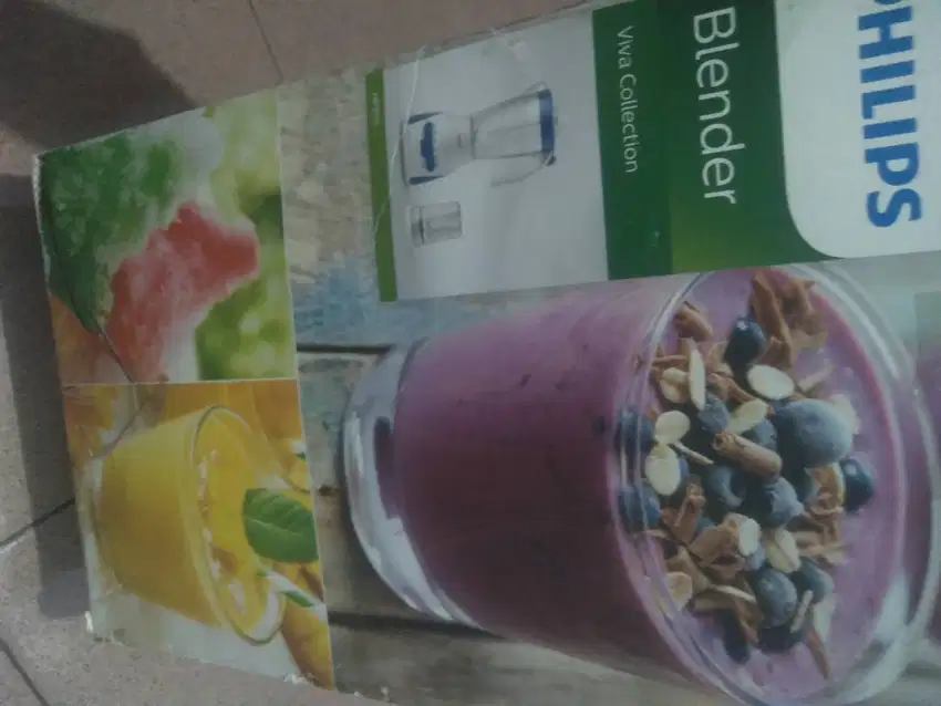 Di jual blender merk philips model hr2115 daya 350w,baru 1 bulan pakai