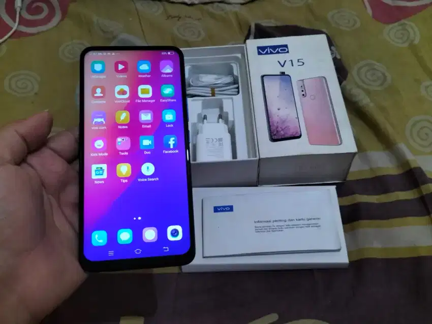 VIVO V15 RAM 8GB / 256GB 4G LTE 6.53in Finger Kamera Pop Up BUTUH UANG