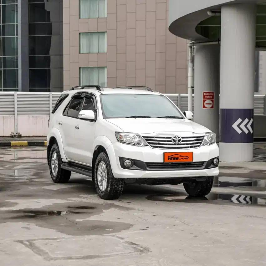 Toyota Fortuner G Luxury 2.7 2011 bensin putih automatic