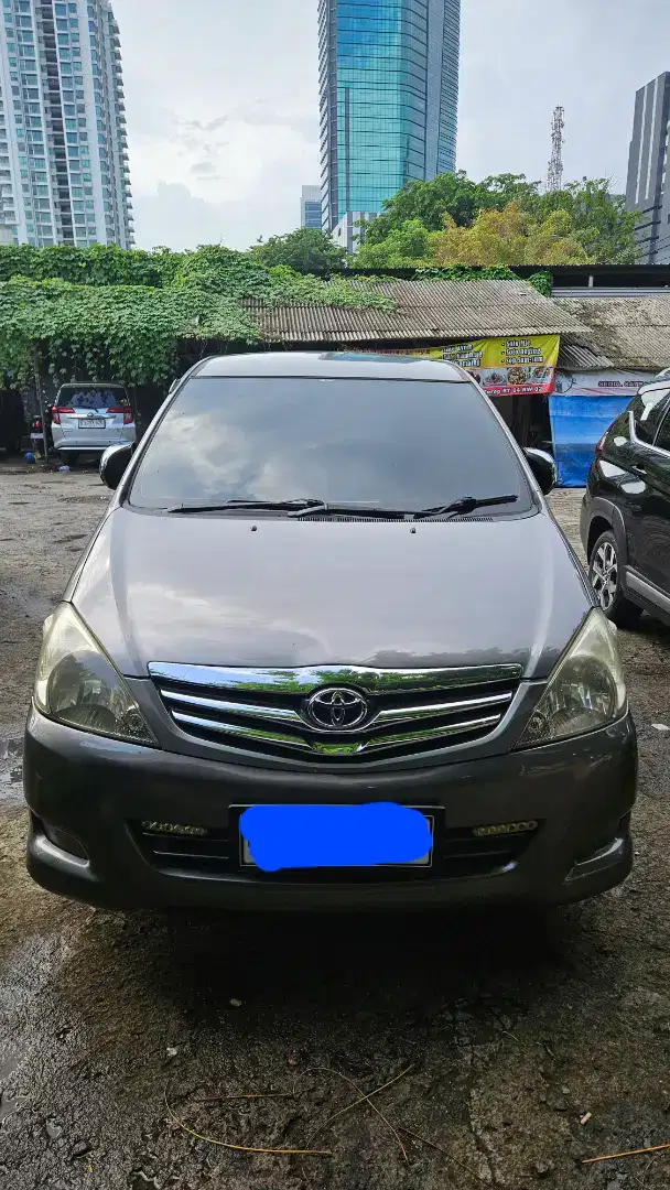 2011 INNOVA G MATIC