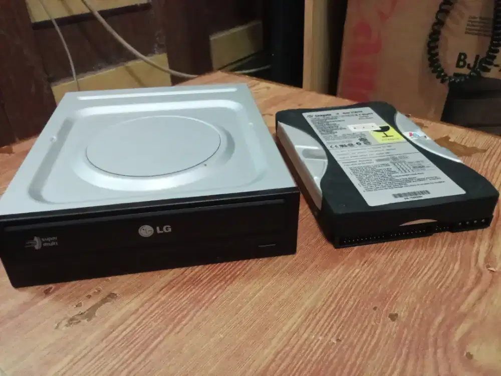 Hardisk Seagate dan DVD writer LG