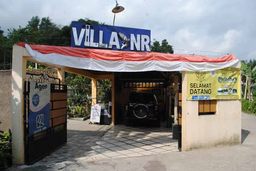 Holiday Village (Villa,Cafe,Kolam,Camp) Wisata Alam dekat Pusat Kota