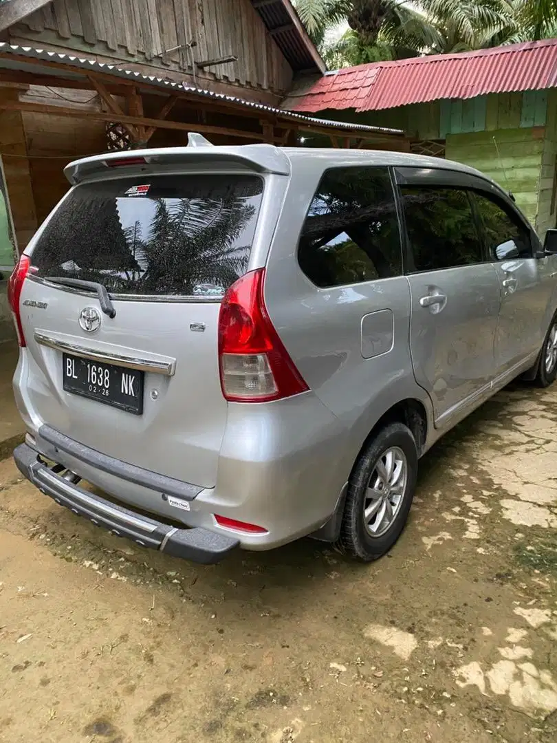 Avanza 2013 air back