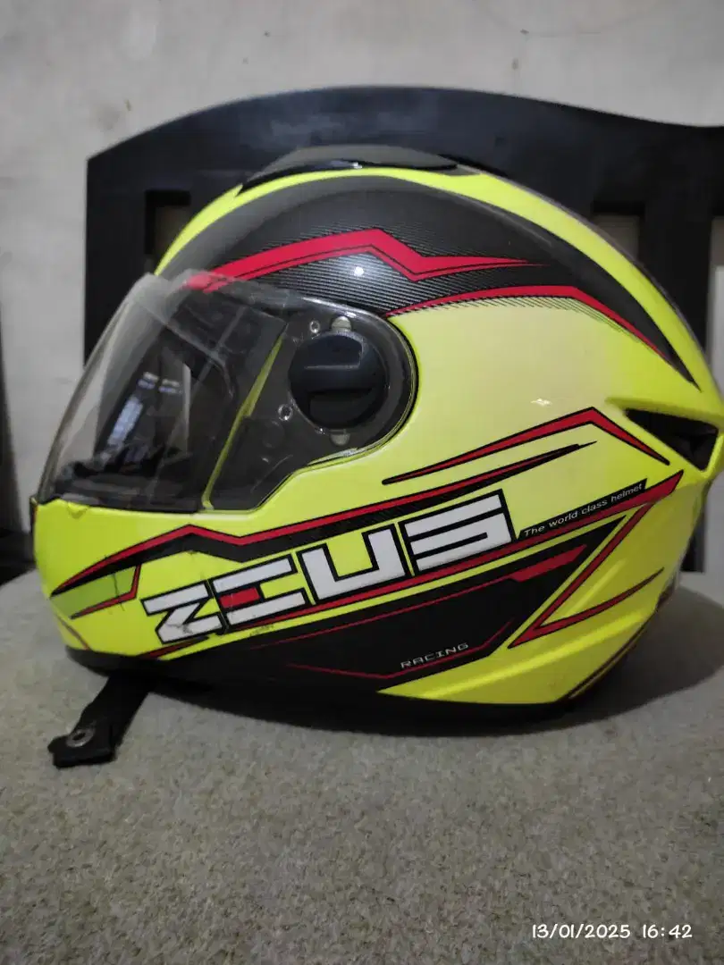 Helm Zeus ZS-811