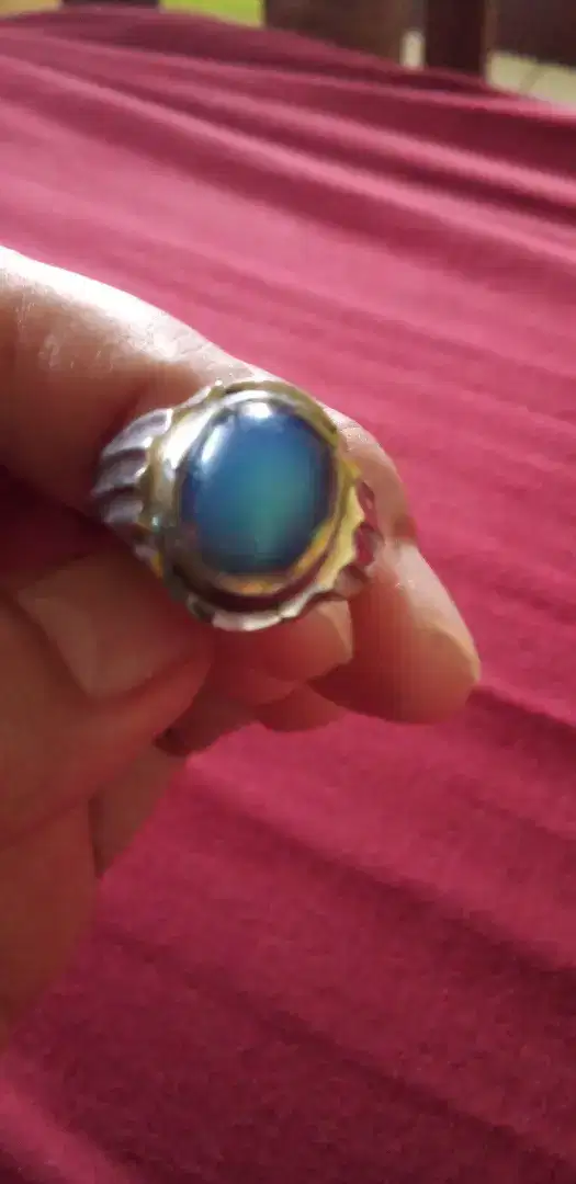 Cincin batu biduri bulan