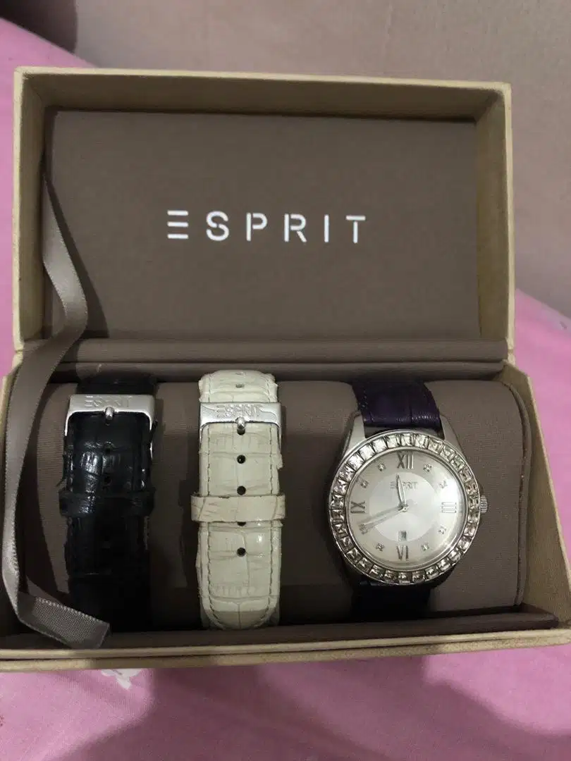 Jam wanita esprit