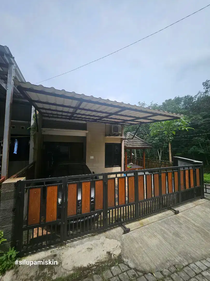 Rumah Dijual SHM Pinggir Jalan.