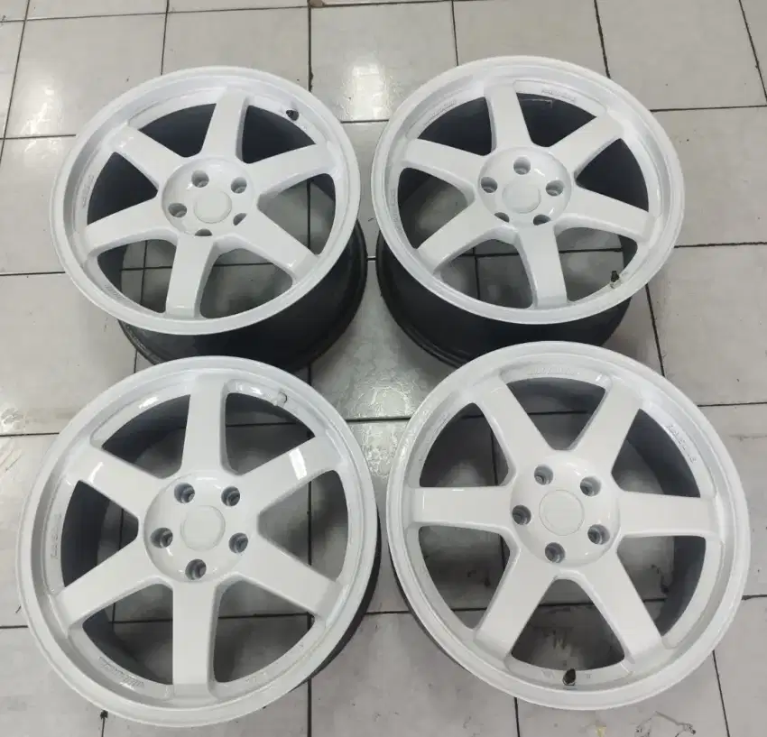 Velg ring 18 Volkrays te37 lebar 8,5-9,5 et 38 pcd 5x114 repaint face