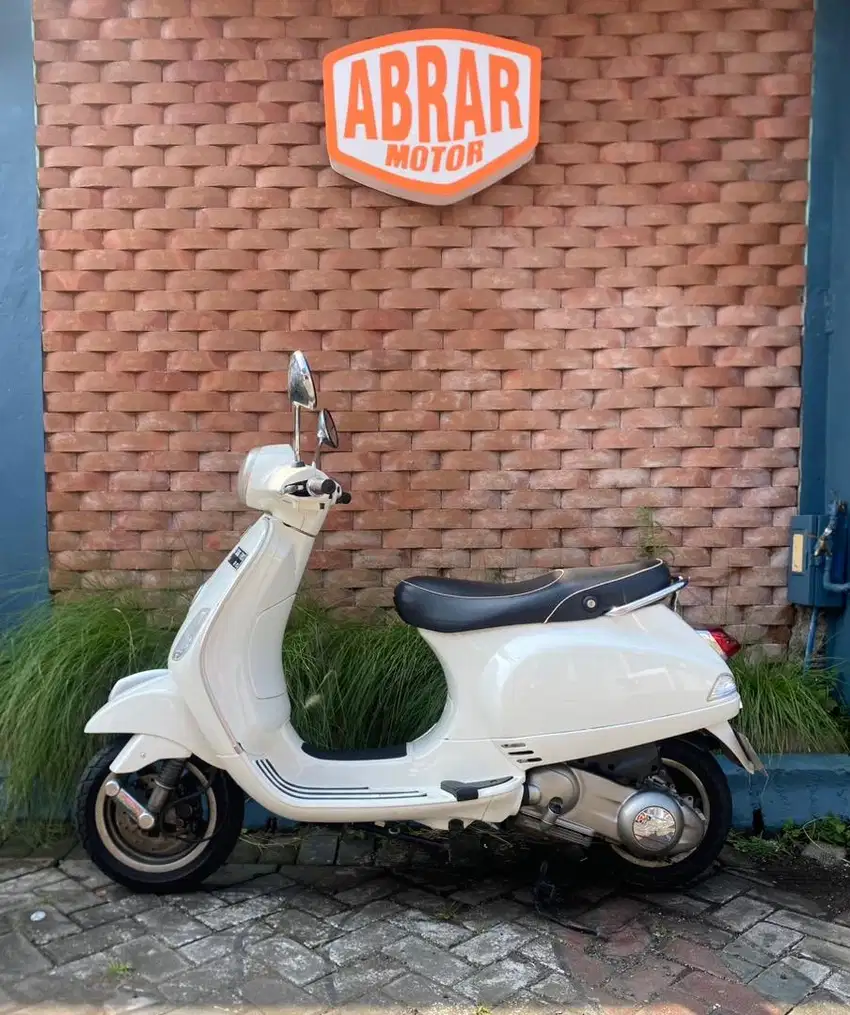 Jual vespa piaggio LX 150 2009 ASLI Italy