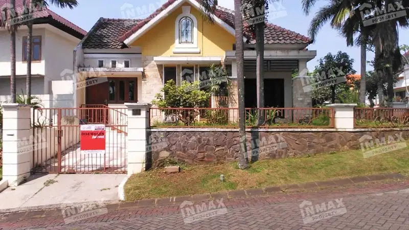 RUMAH SEWA VILLA PUNCAK TIDAR MALANG,LUAS,DEKAT MACHUNG