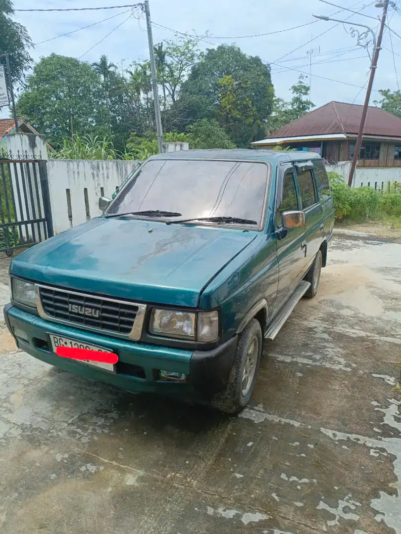 Jual Isuzu Panther New Royal thn 2000