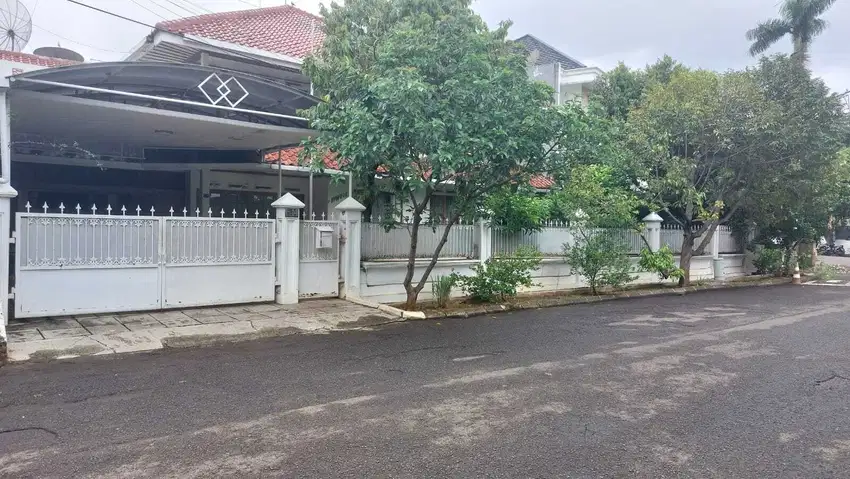 Rumah Bagus Nuansa Mewah 2 Lantai Siap Huni, Lebak Bulus, Jakarta Sela