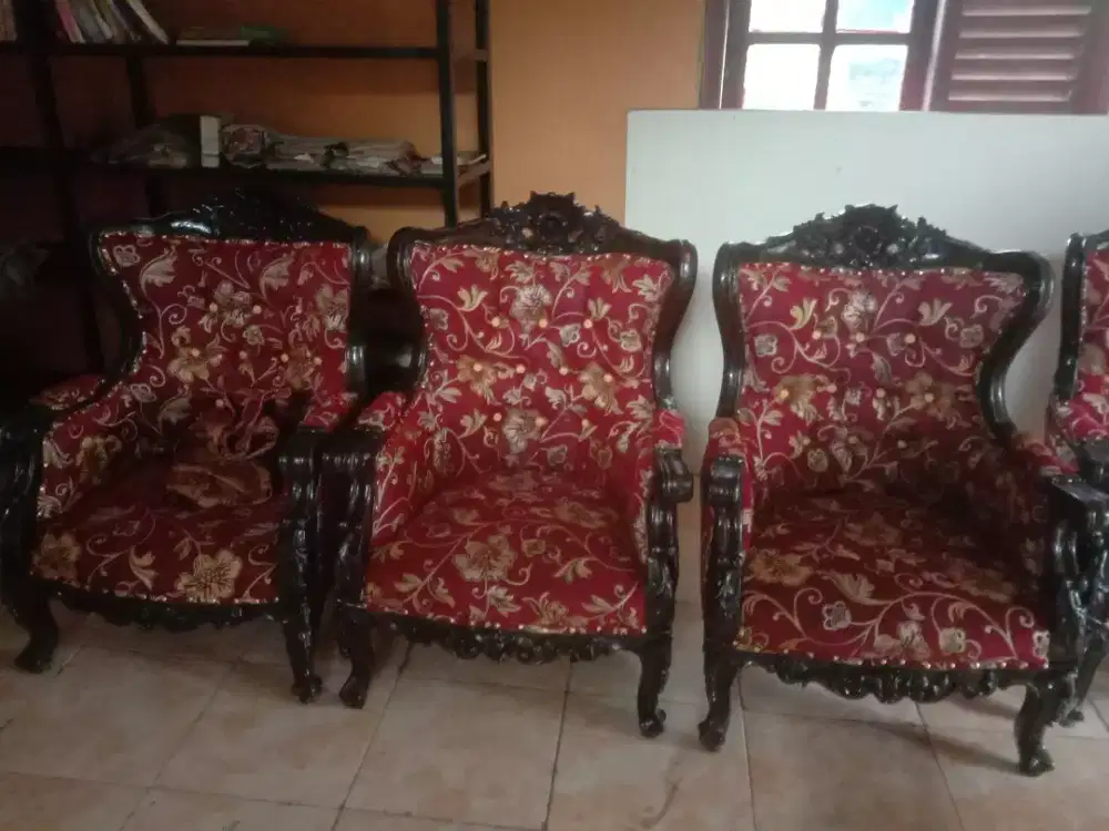 Melayani servis sofa panggilan