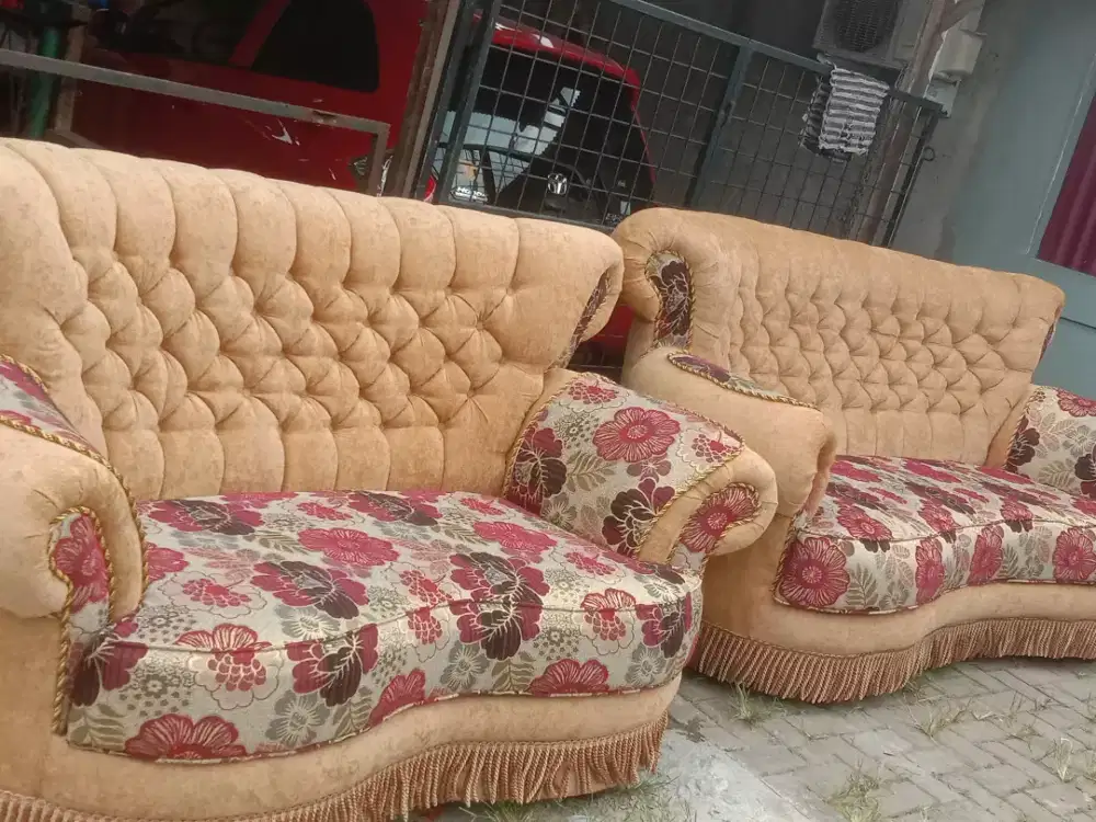 Melayani servis sofa panggilan