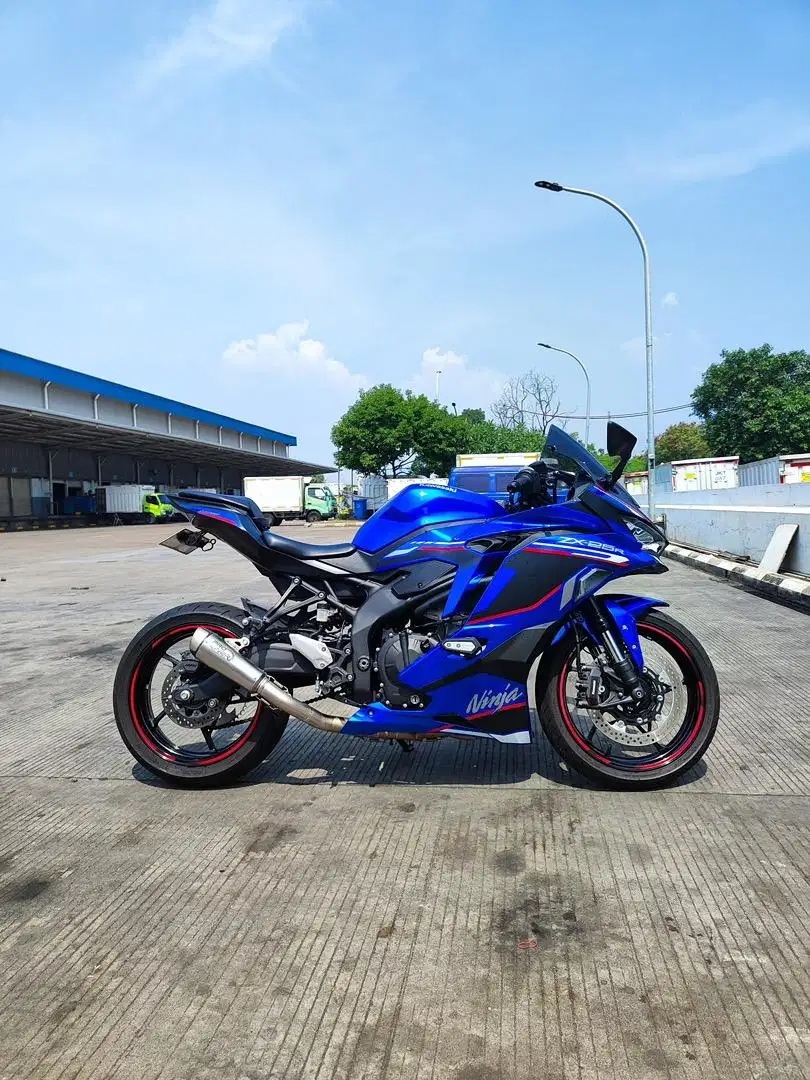 Kawasaki ZX25R Blue ABS SE, Low KM 3000an Pajak Panjang Bulan 8