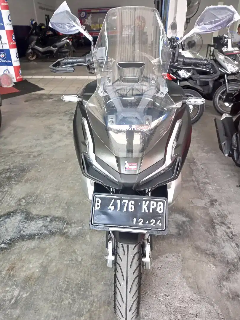 Honda ADV 150 CBS mulus seperti baru bisa cash/kredit