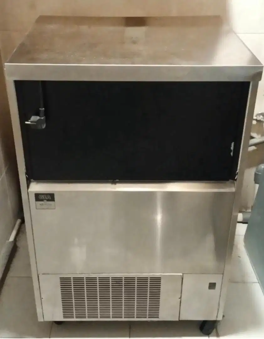 GEA ICE MAKER machine