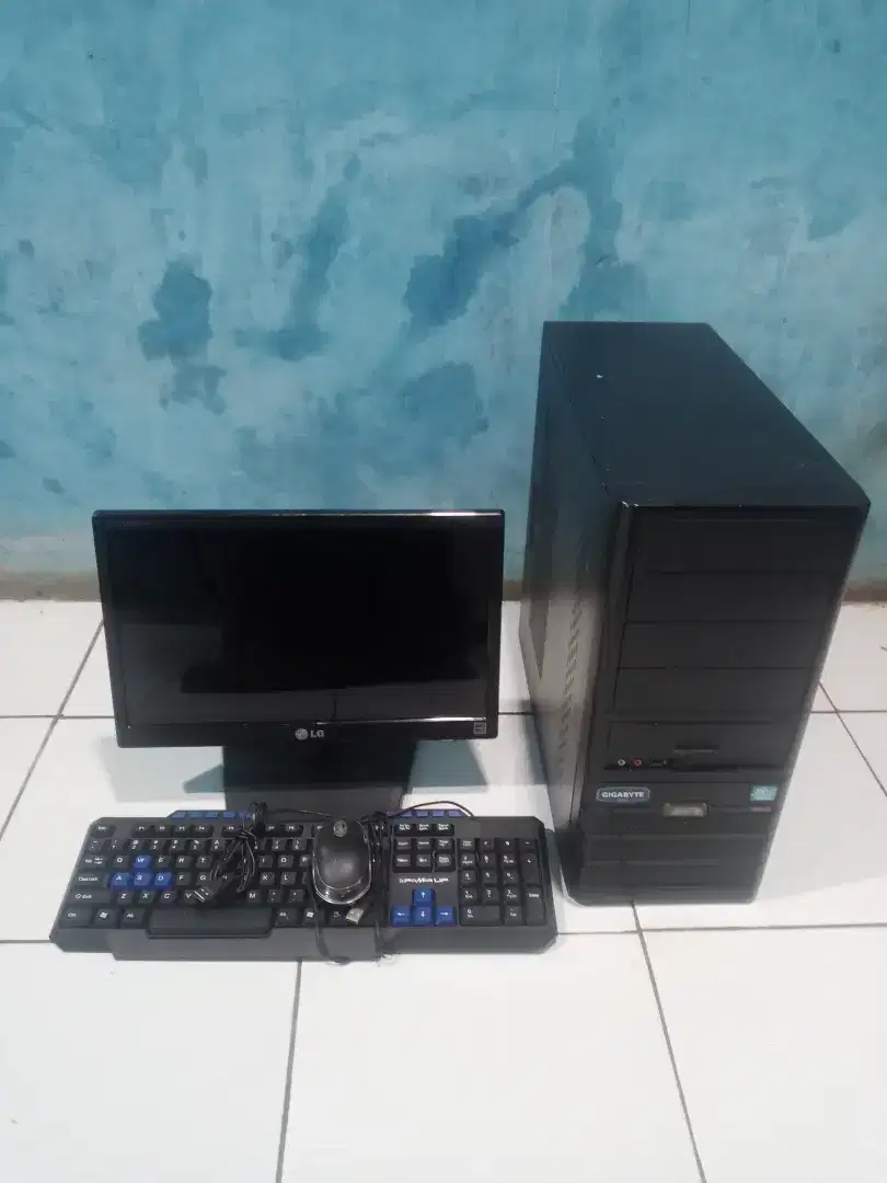 Core i3 2120 Ram 8GB Hardisk 400GB LED 16inch (minus)